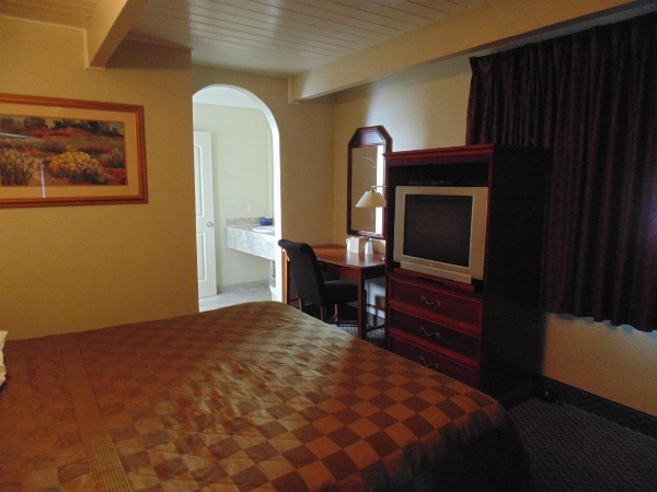 Marina Inn image 2