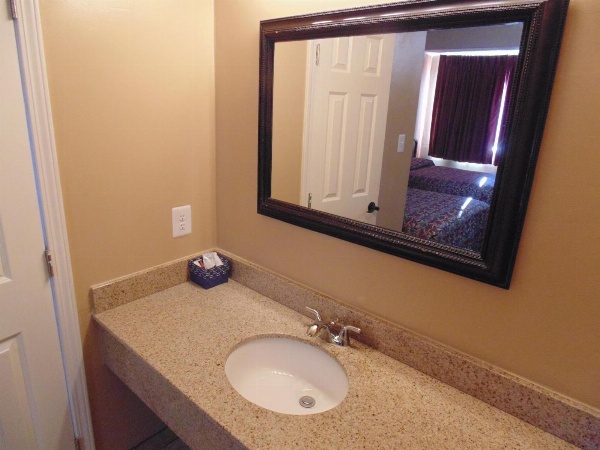 Marina Inn image 3